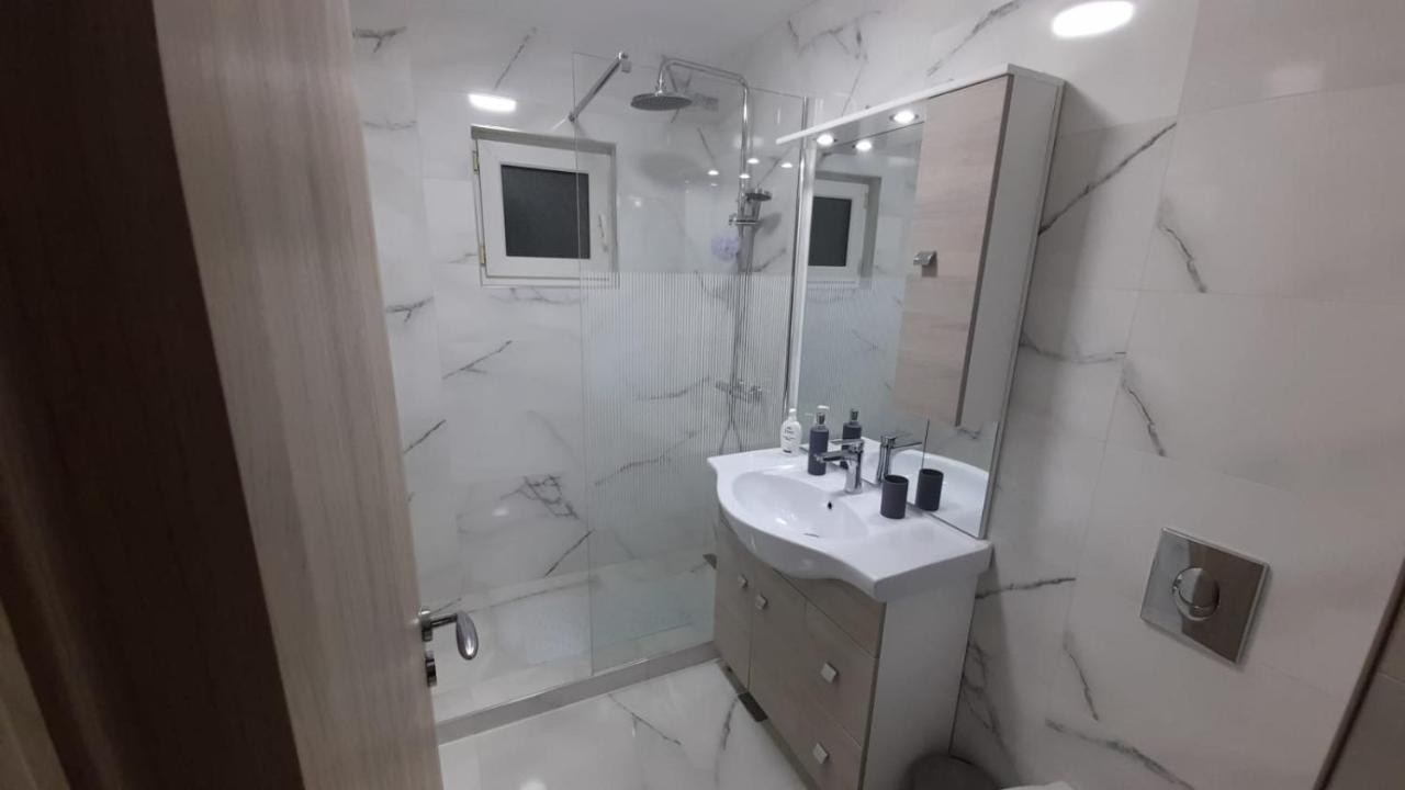 Delia Apartament Alba Iulia Eksteriør bilde